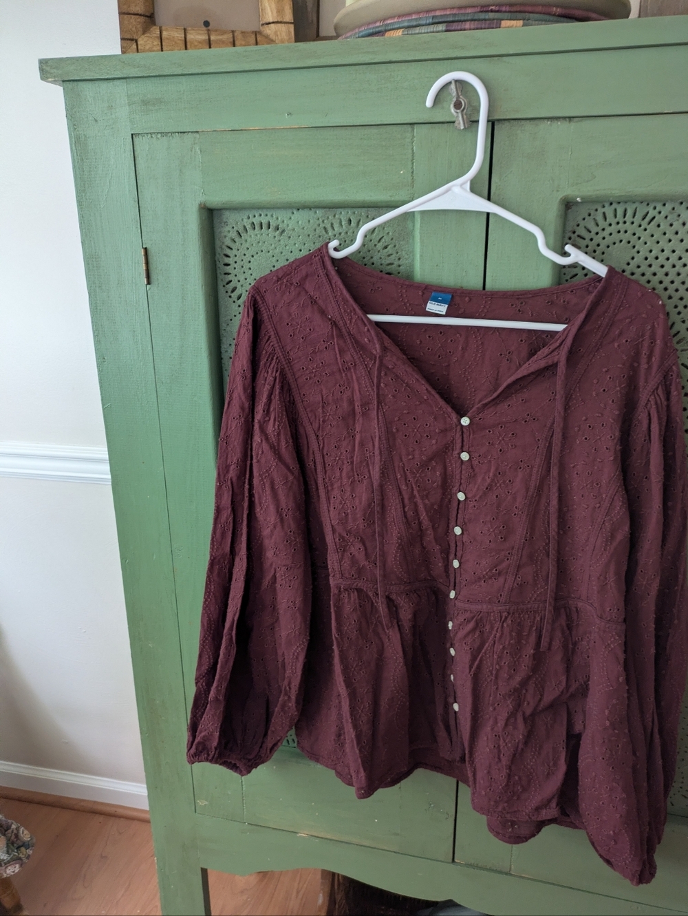 Old Navy Plum Eyelet Button-Front Blouse